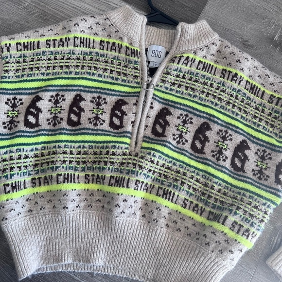 BDG Sweater - Picture 2 of 6